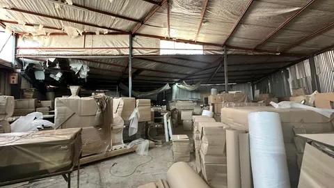 1 Rendell Road, Wadeville, Germiston, South Africa has a 2600m² Warehouse Available To Let (6)